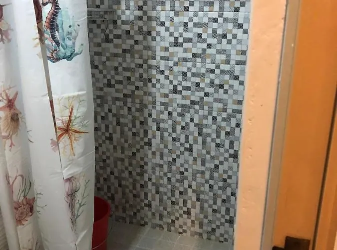 Apartment 2 Separate Fully Furnished Units 1br On The 23rd Flr And 3br Penthouse On The 41st Flr, With Different Bookings And Daily Rates In Ermita, Near Slec,us Embassy, Mall And Parks *