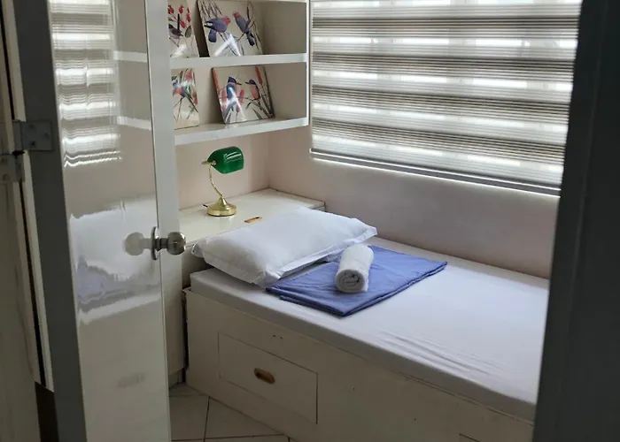 2 Separate Fully Furnished Units 1br On The 23rd Flr And 3br Penthouse On The 41st Flr, With Different Bookings And Daily Rates In Ermita, Near Slec,us Embassy, Mall And Parks Apartment